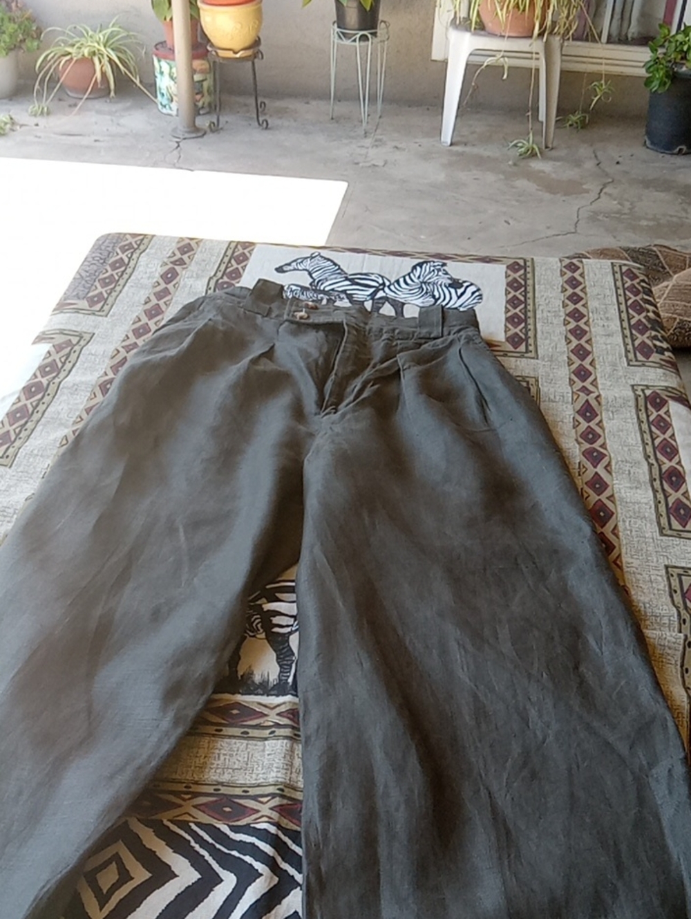 OLIVE GREEN LINEN PANTS